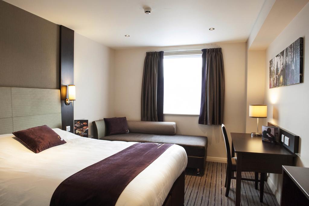 Premier Inn Stevenage Central Εξωτερικό φωτογραφία